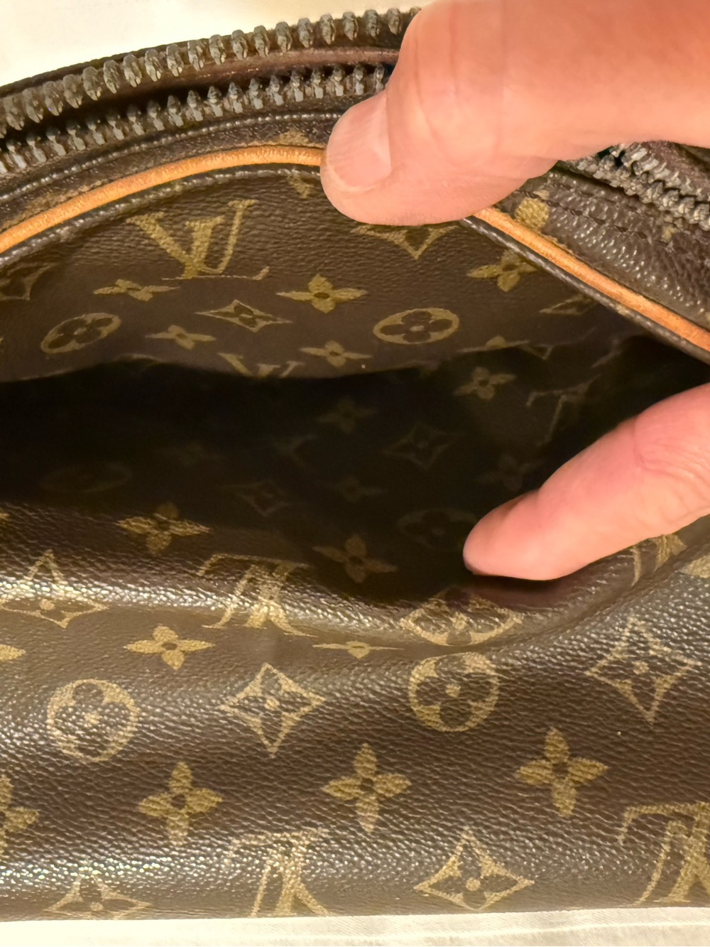 Louis Vuitton St Germain handbag - Picture 10 of 11
